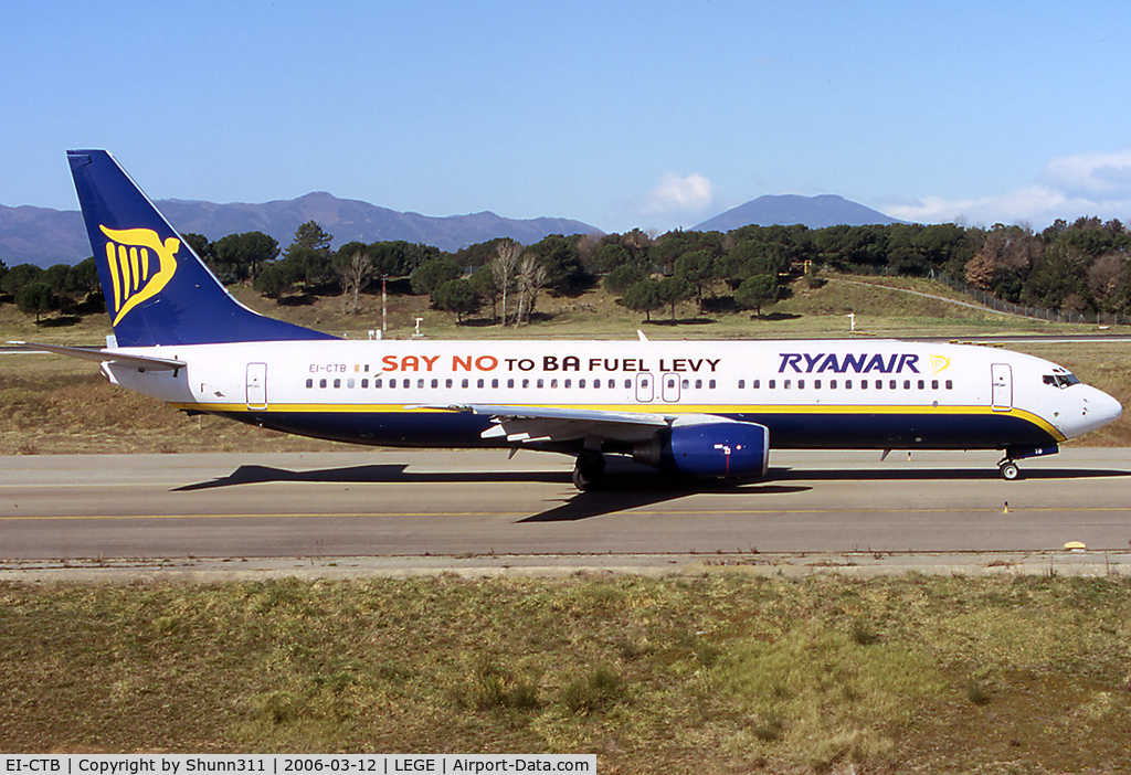 EI-CTB, 2002 Boeing 737-8AS C/N 29937, Taxiing holding point rwy 20