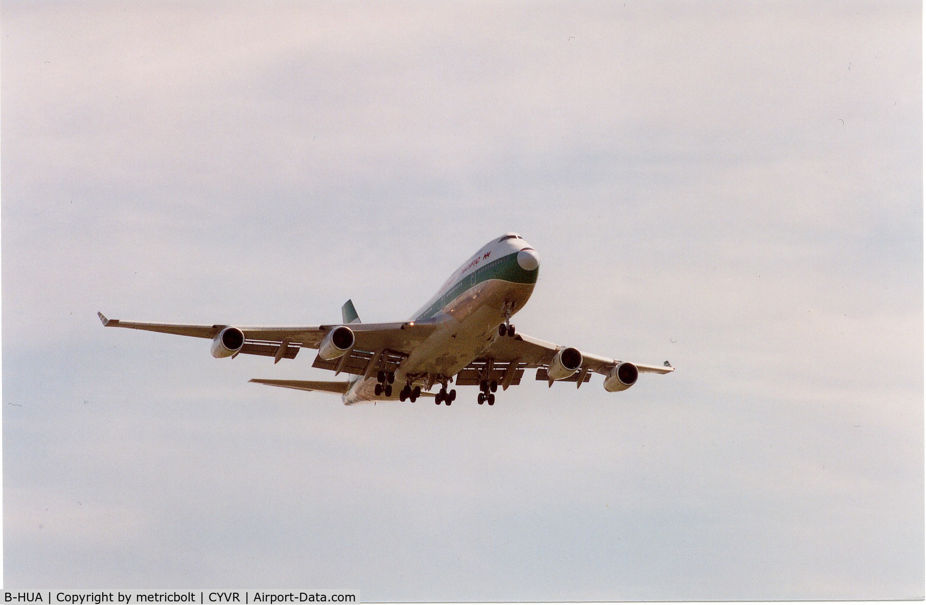 B-HUA, 1992 Boeing 747-467 C/N 25872, Arrival at YVR,Apr.1999