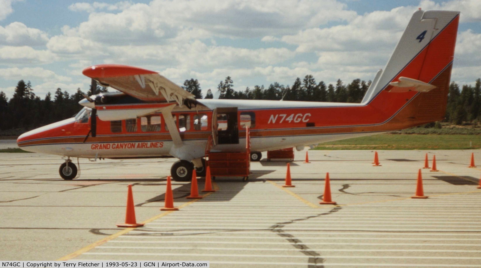 N74GC, 1977 De Havilland Canada DHC-6-300 C/N 559, Grand Canyon Airlines Twin Otter
