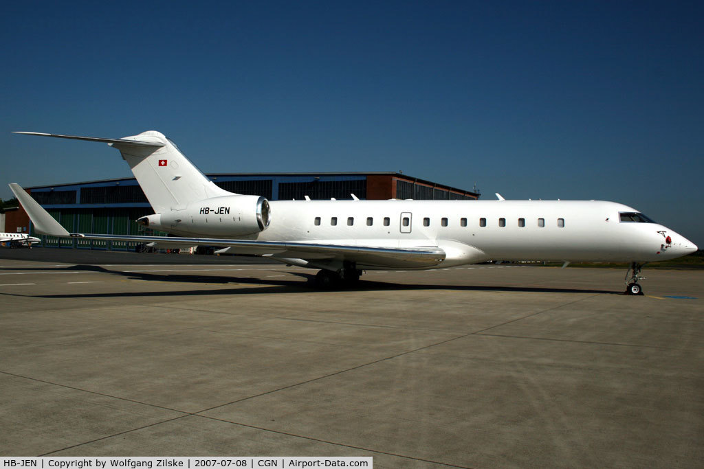 HB-JEN, 1999 Bombardier BD-700-1A10 Global Express C/N 9015, visitor