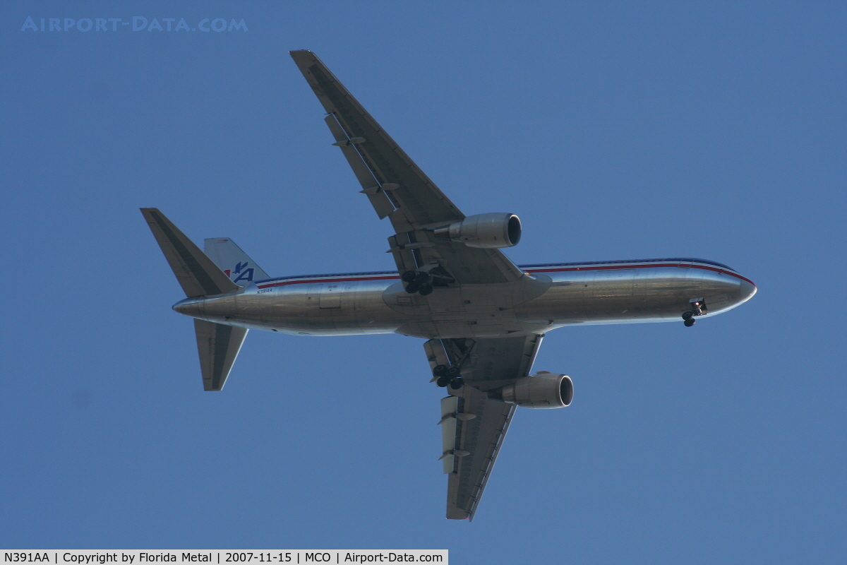 N391AA, 1995 Boeing 767-323 C/N 27451, American