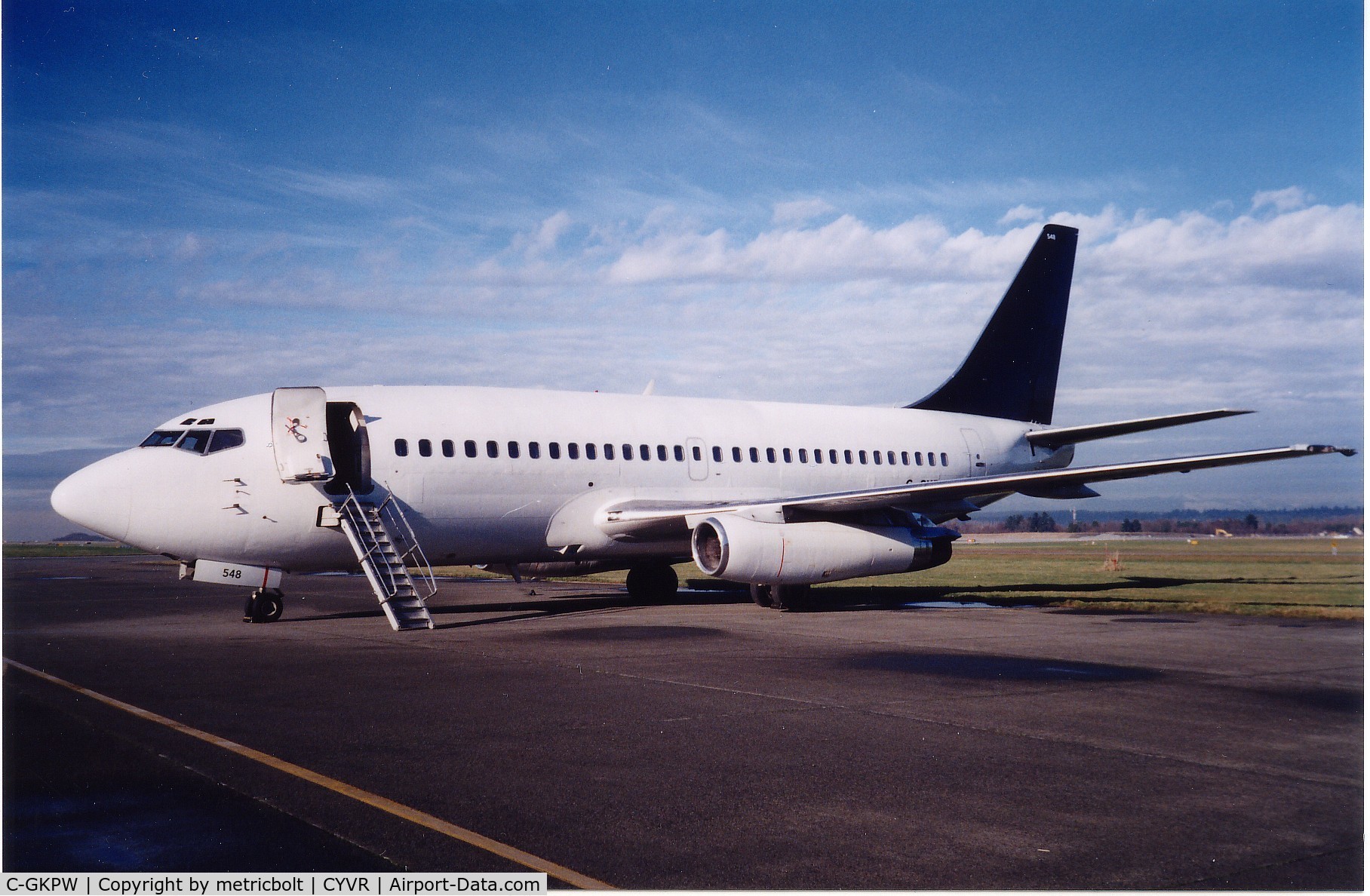C-GKPW, 1980 Boeing 737-275 C/N 21819, Devoid of tail logo and titles in Jan.2003