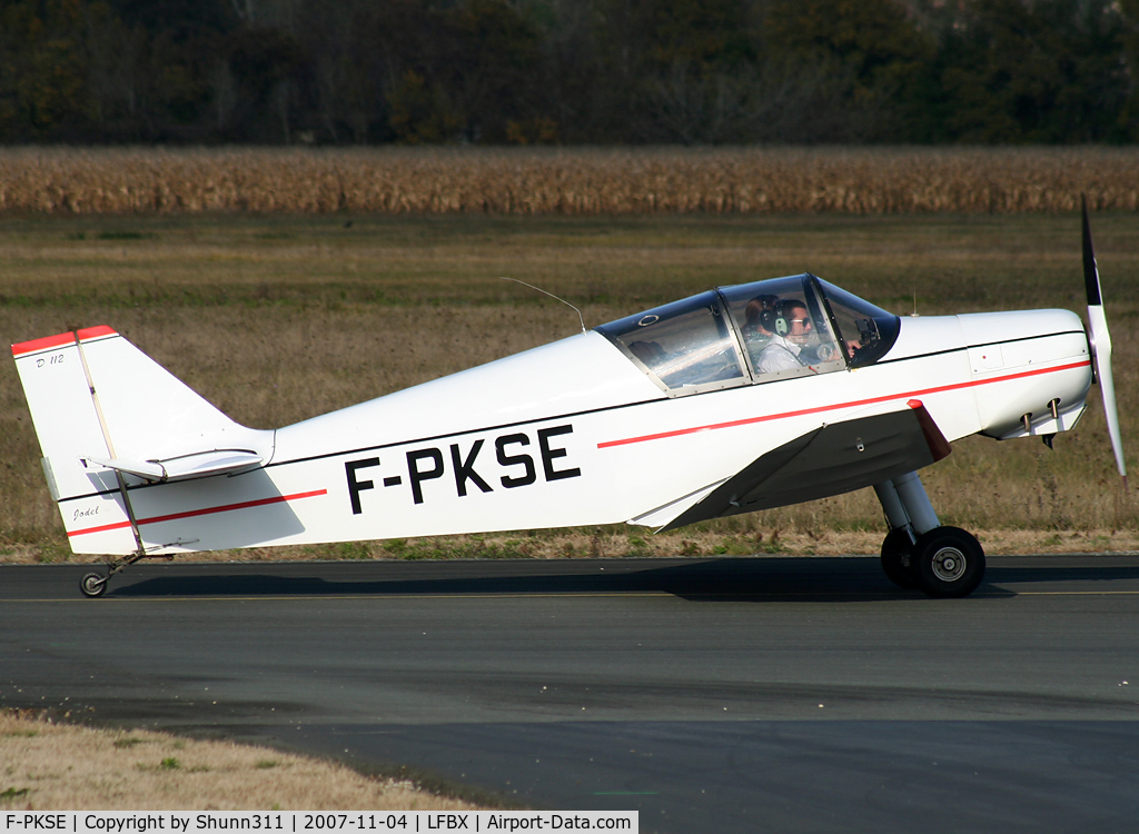 F-PKSE, 1997 Jodel D-112 C/N 1765, Arriving to the terminal
