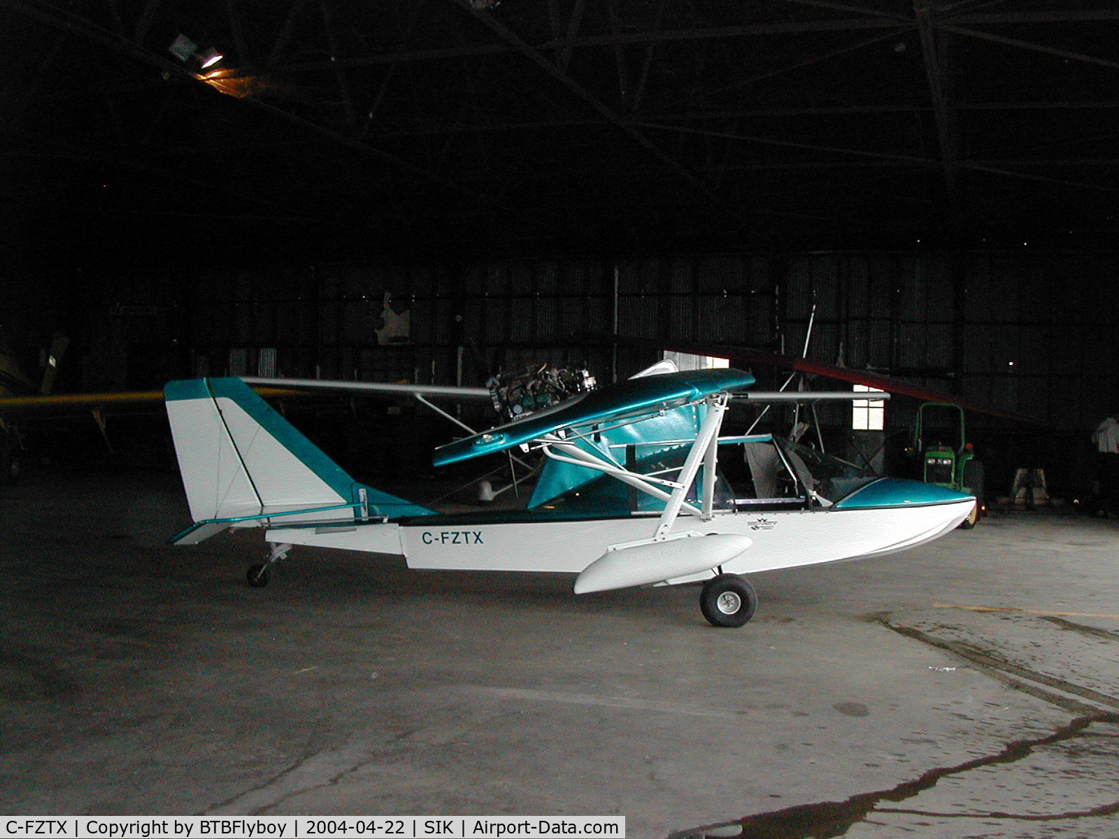 C-FZTX, 2002 Progressive Aerodyne SeaRey C/N 1DK197, Waiting out weather in Sikeston, MO