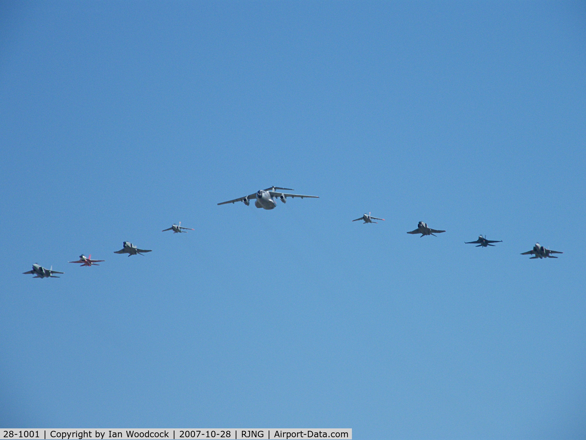 28-1001, Kawasaki C-1 C/N 8001, Kawasaki C-1/Gifu AB,Show (heads a flight of 2x T-4's,F-4EJ's,F-2's and F-15's)