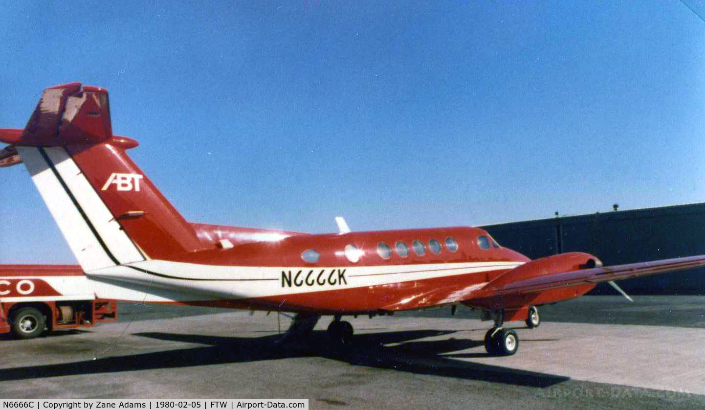 N6666C, 1978 Beech 200 Super King Air C/N BB-351, Registerd as N6666K (Burnet 6666 Ranch Paint)