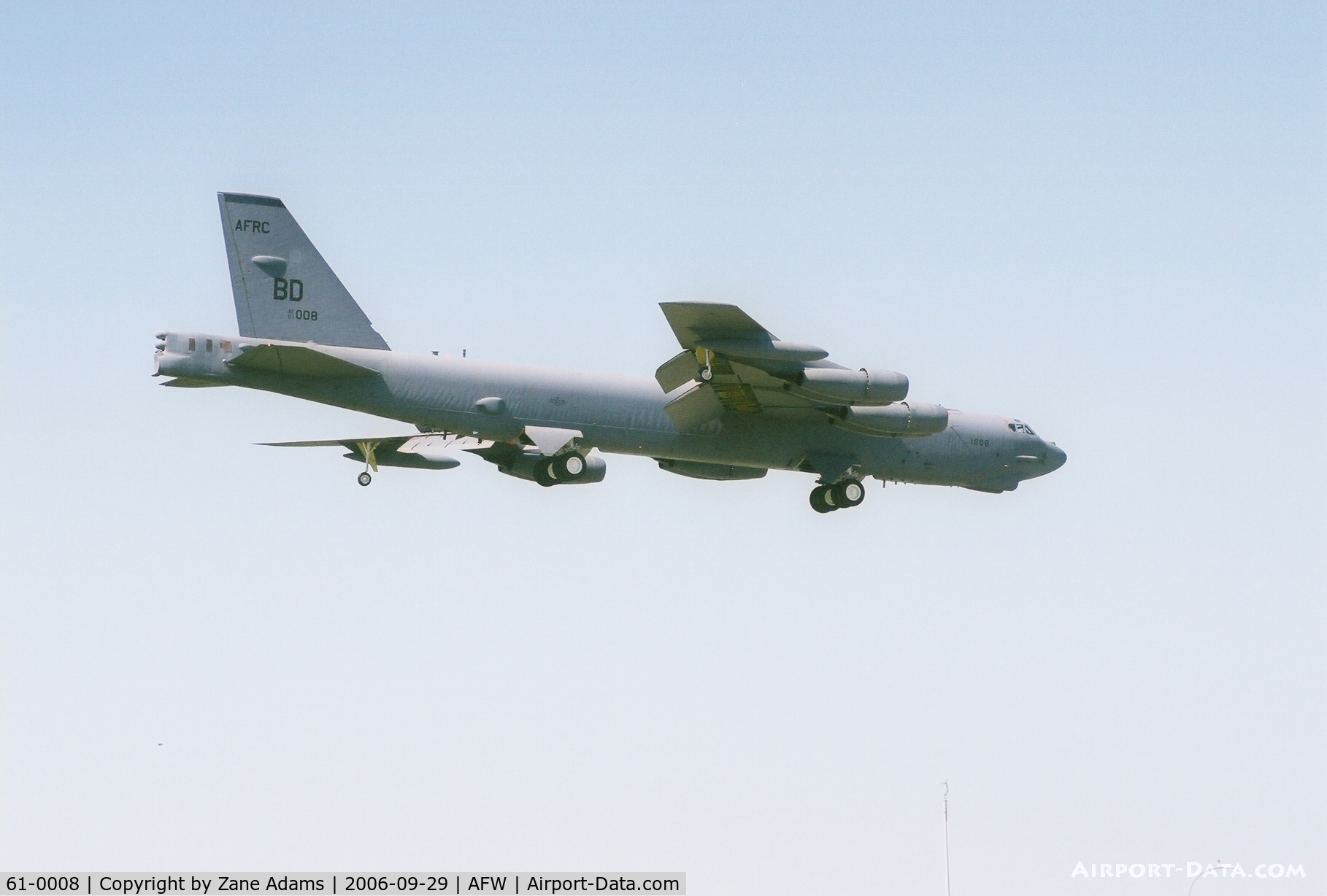 61-0008, 1961 Boeing B-52H Stratofortress C/N 464435, Landing for Alliance Airshow 2006