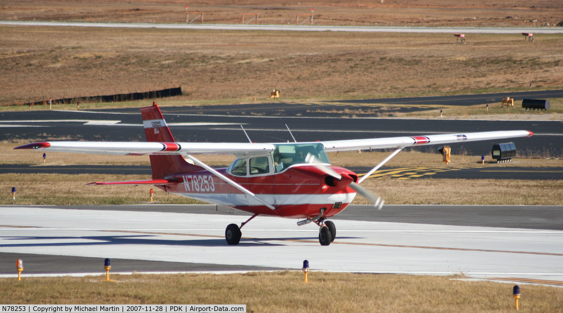 N78253, 1968 Cessna 172K Skyhawk C/N 17257546, Taxing to Runway 2L