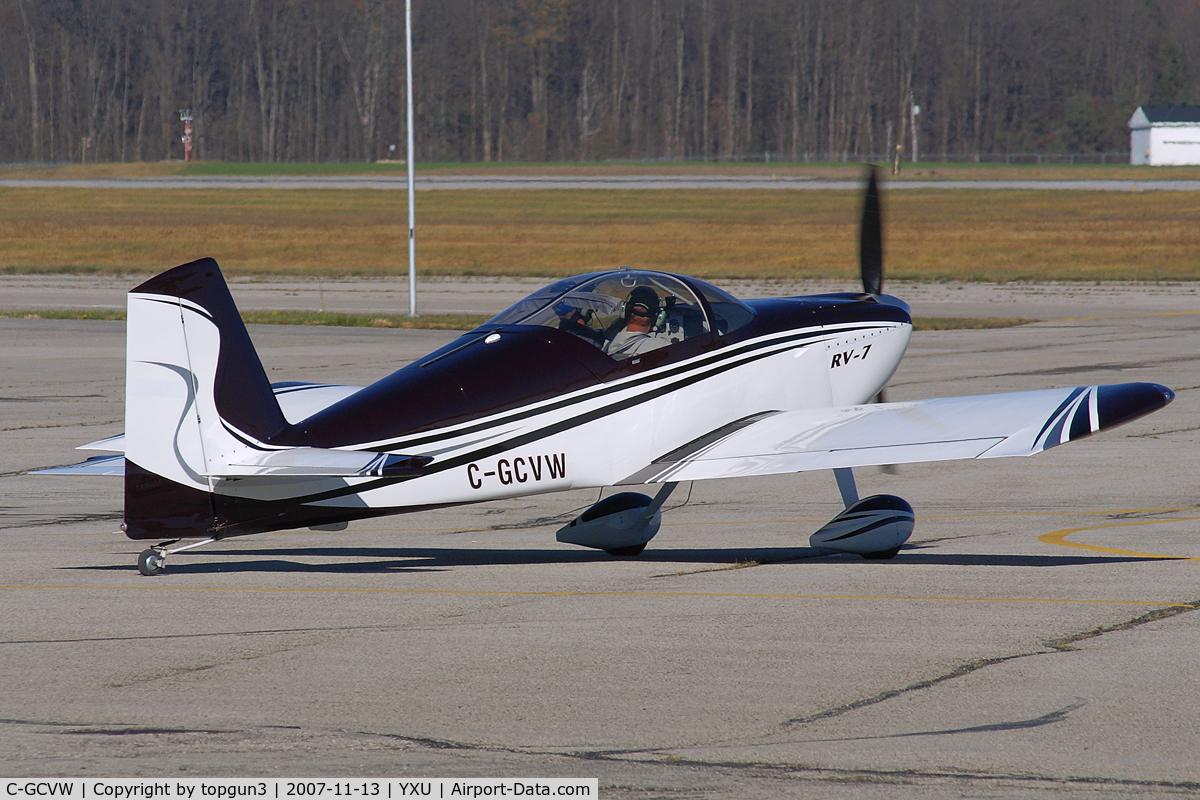 C-GCVW, 2006 Vans RV-7 C/N 71466, Taxiing out from Ramp II.