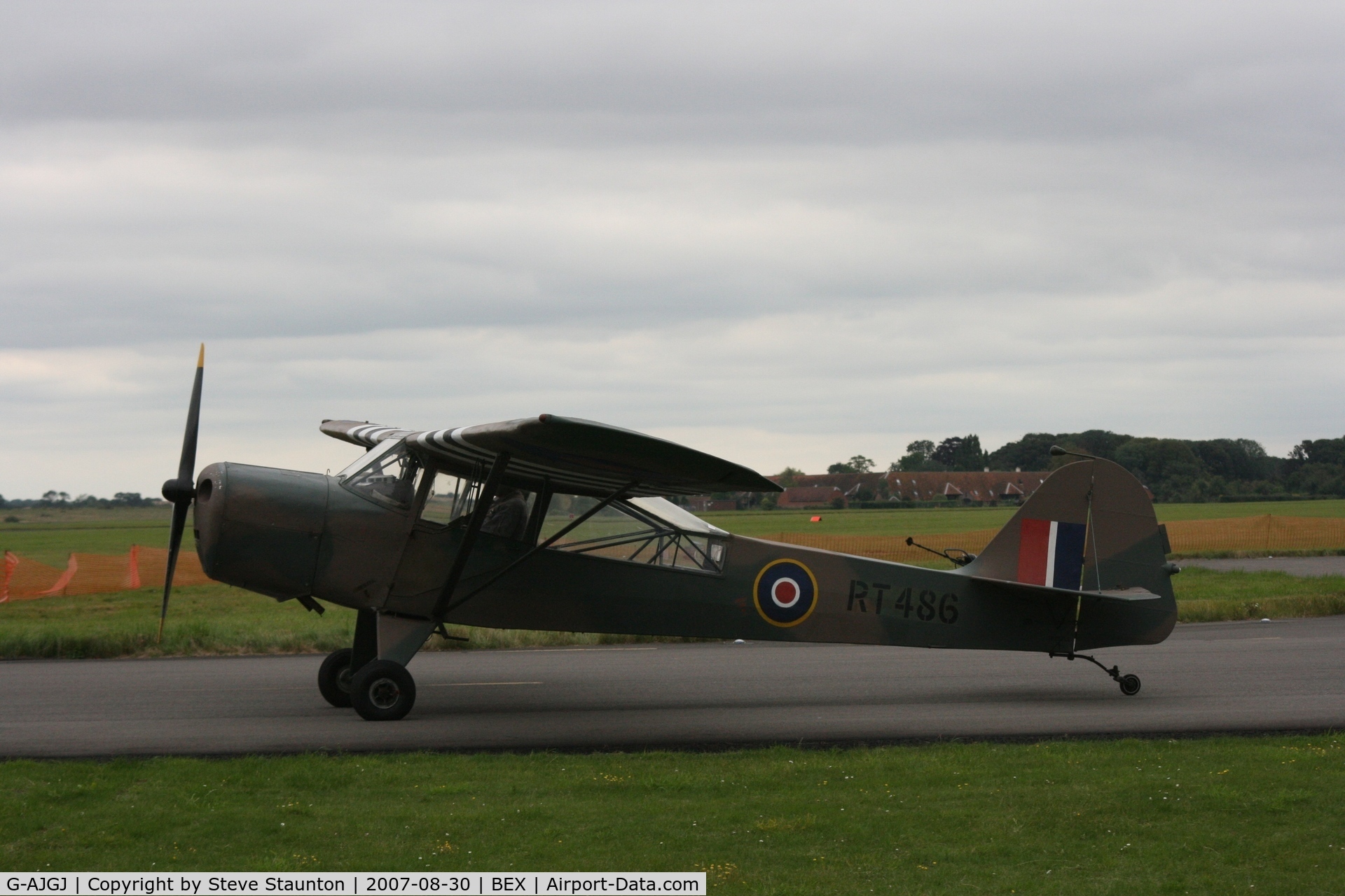 G-AJGJ, 1944 Taylorcraft J Auster 5 C/N 1147, RAF Benson Families Day, RAF Benson, Oxfordshire, England - August 2007