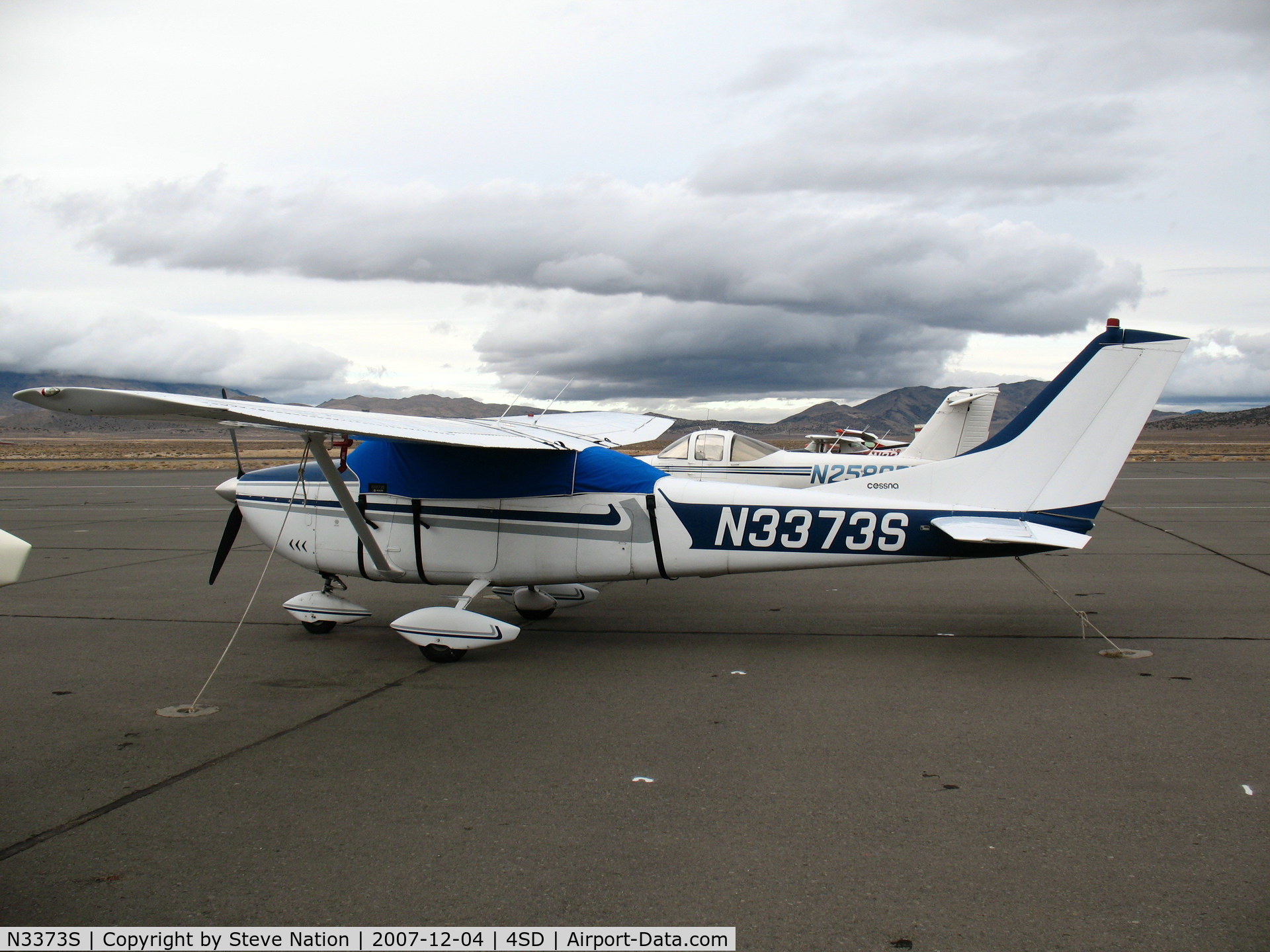 N3373S, 1964 Cessna 182G Skylane C/N 18255390, 1964 Cessna 182G with cover @ Reno-Stead