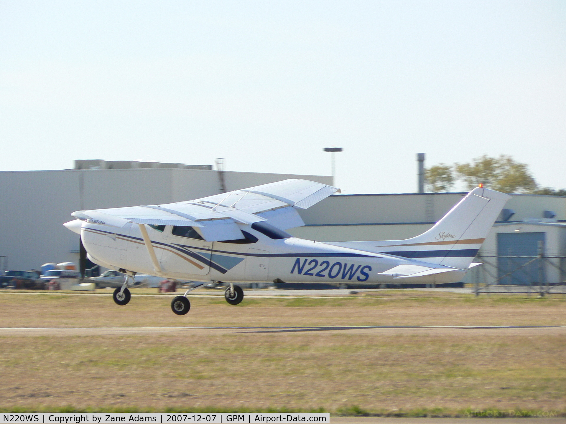 N220WS, Cessna R182 Skylane RG C/N R18200260, Easy...easy! Landing in the wind at Grand Prairie...good job!