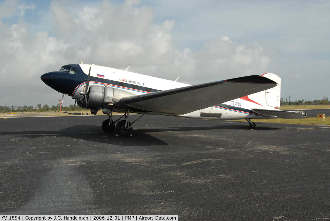 YV-1854, 1943 Douglas DC3C-S1C3G (C-47) C/N 6135, At Pompano Beach Airpark Florida