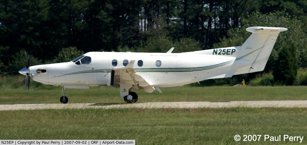 N25EP, 1998 Pilatus PC-12/45 C/N 217, Rolling on by.  And she looks pretty beefy