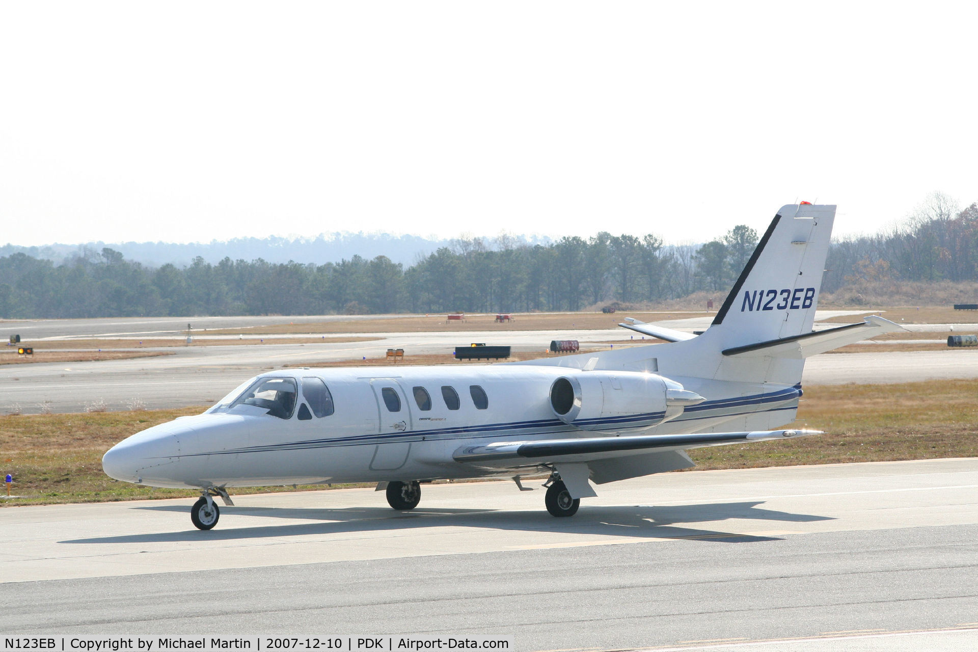 N123EB, 1977 Cessna 501 Citation I/SP C/N 501-0020, Taxing to Epps Air Service