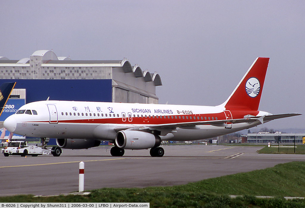 B-6026, 1996 Airbus A320-232 C/N 582, Tracted to the terminal after overhaul