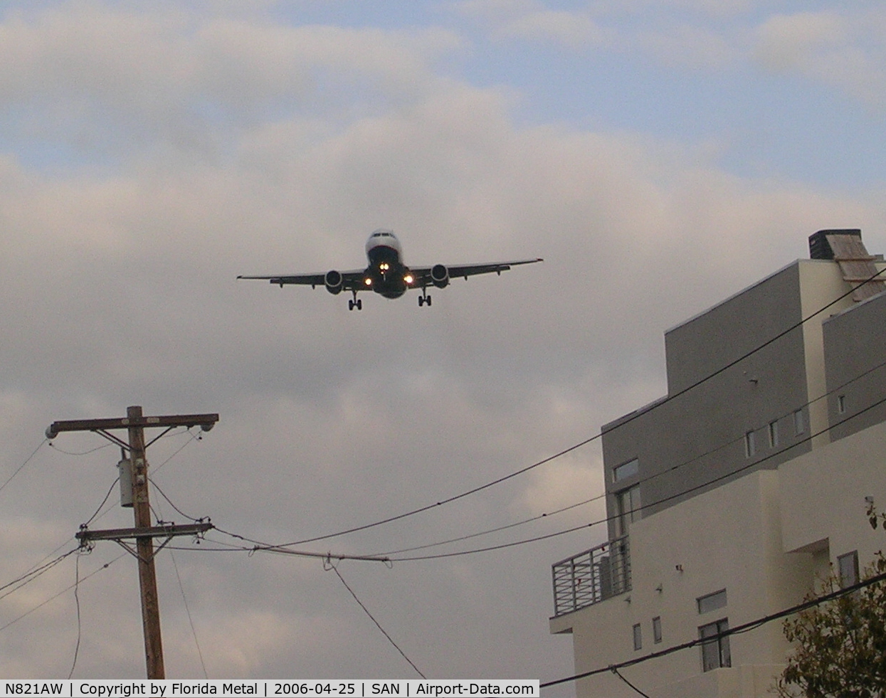 N821AW, 2000 Airbus A319-132 C/N 1406, America West buzzing Laurel Street