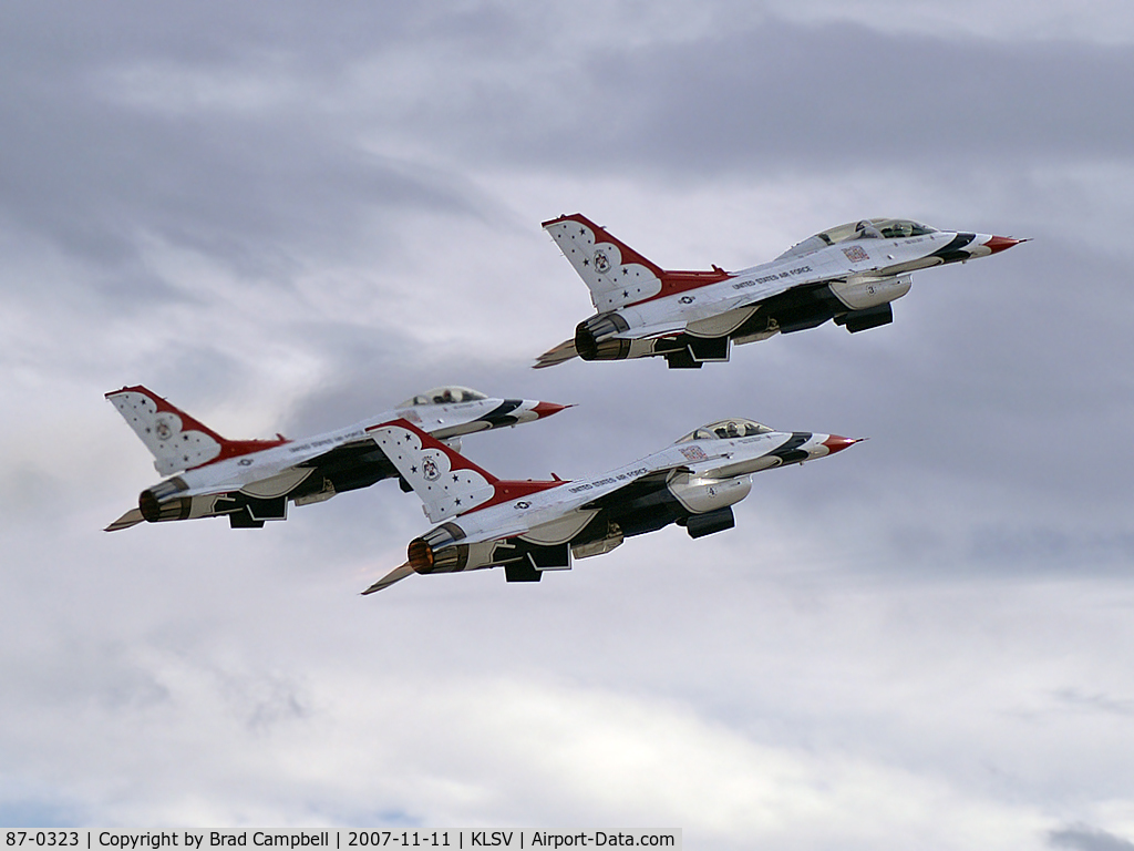 87-0323, 1987 General Dynamics F-16C Fighting Falcon C/N 5C-854, USA - Air Force / 1987 General Dynamics F-16C Fighting Falcon (Block 32J) - Thunderbird #4 - Major Scott Poteet (Slot)