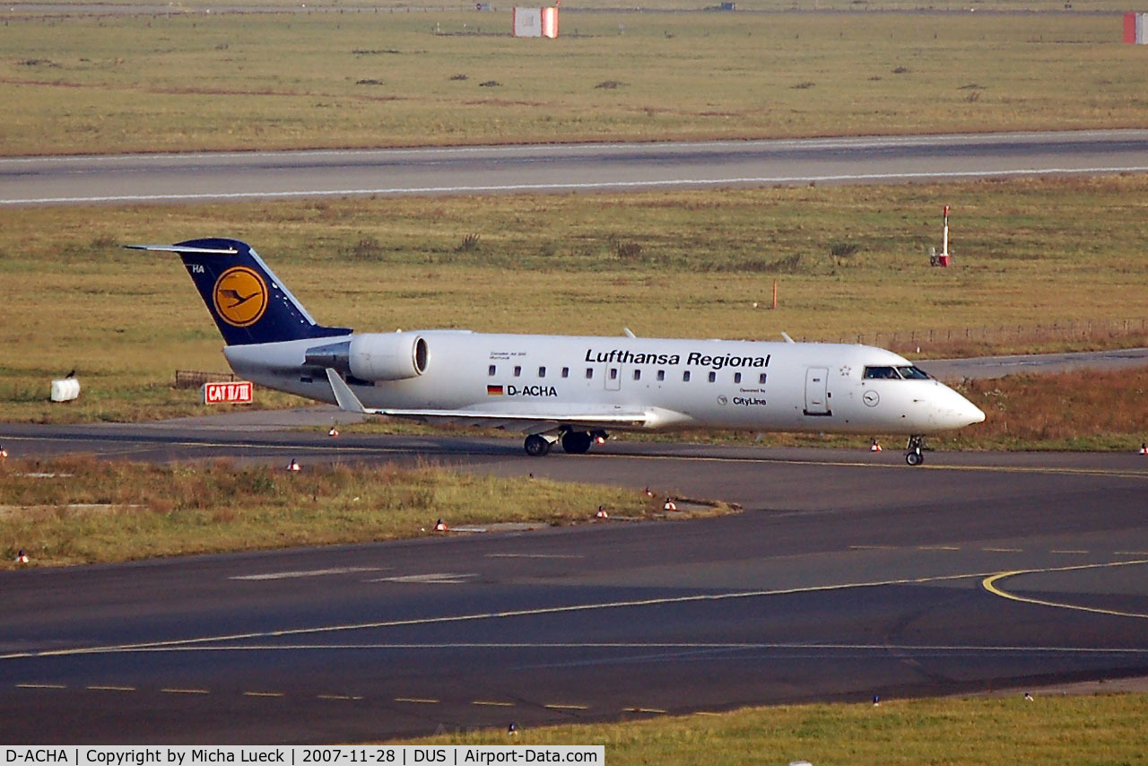 D-ACHA, 2000 Canadair CRJ-200LR (CL-600-2B19) C/N 7378, Taxiing to the gate