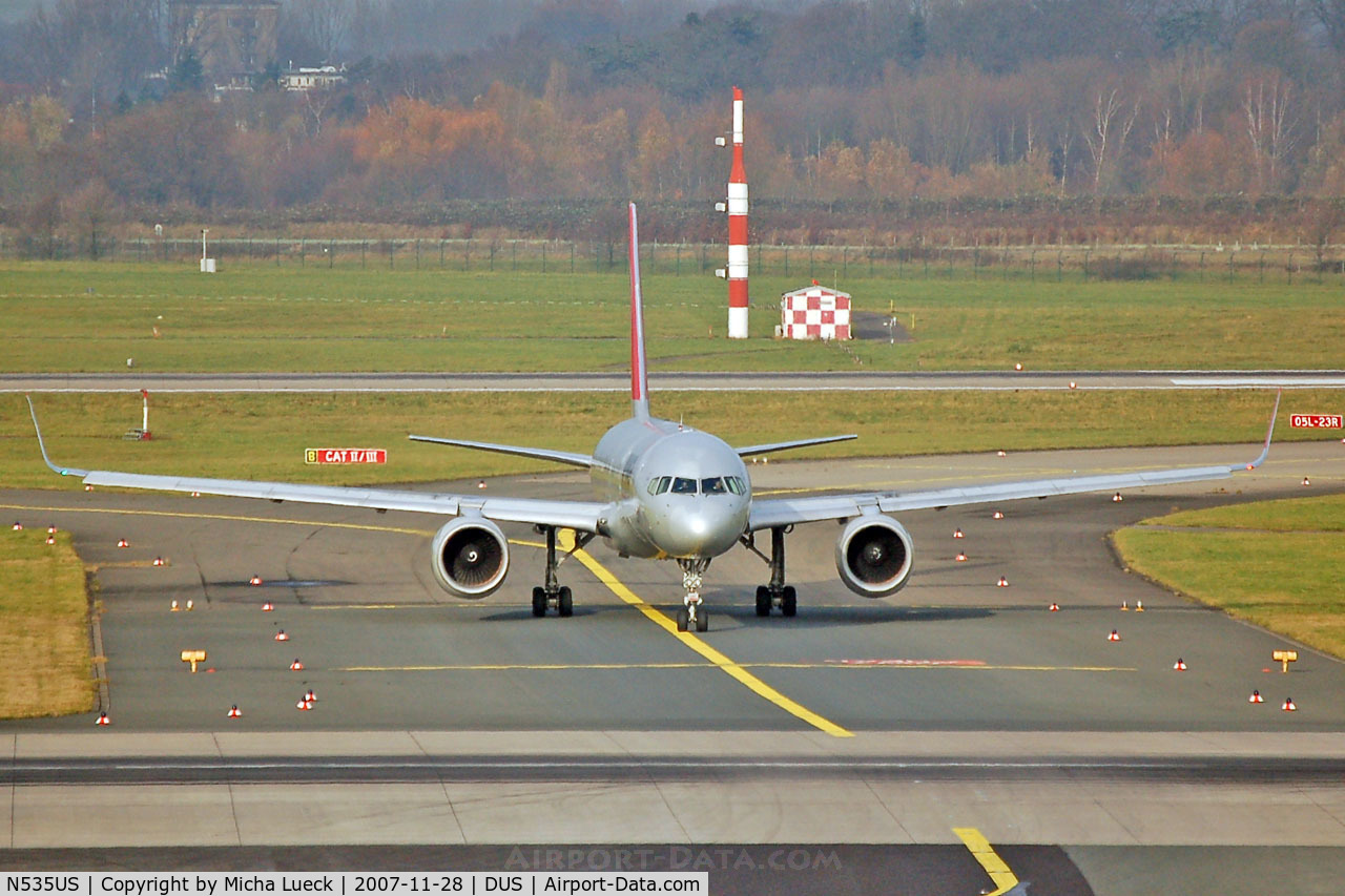 N535US, 1995 Boeing 757-251 C/N 26482, Vacating the runway