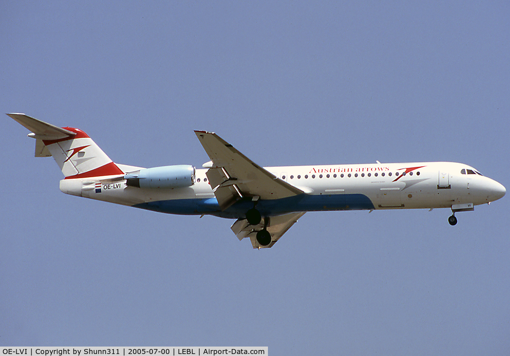 OE-LVI, 1993 Fokker 100 (F-28-0100) C/N 11468, Landing rwy 25R