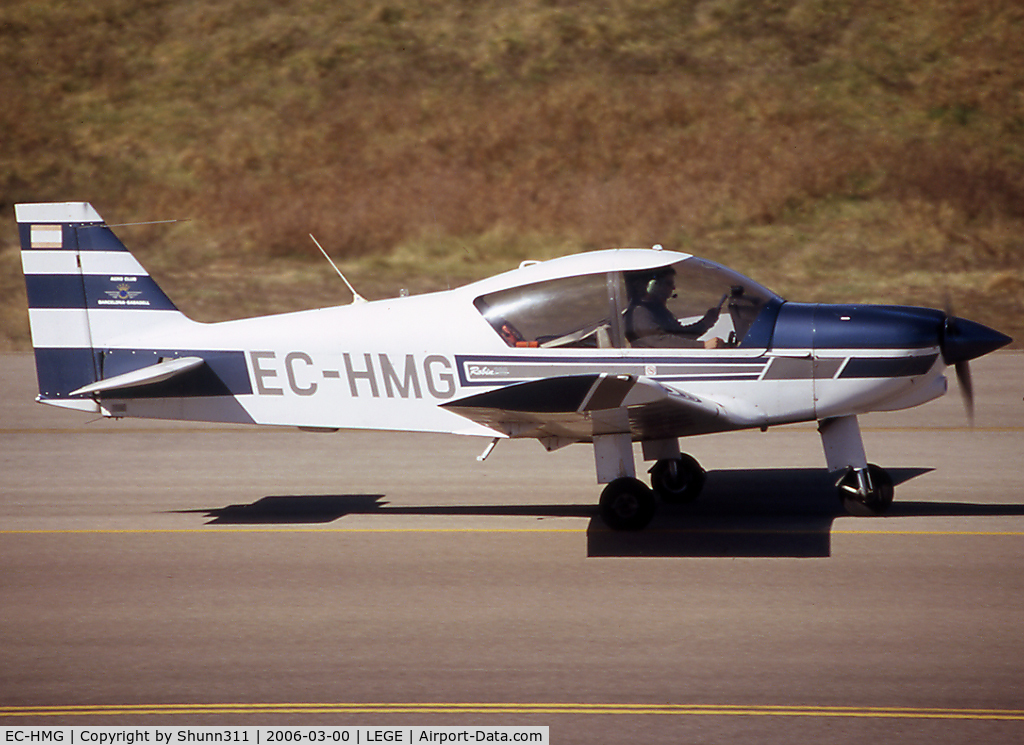 EC-HMG, 2000 Robin HR-200-120B C/N 350, Taxiing holding point rwy 20 for departure