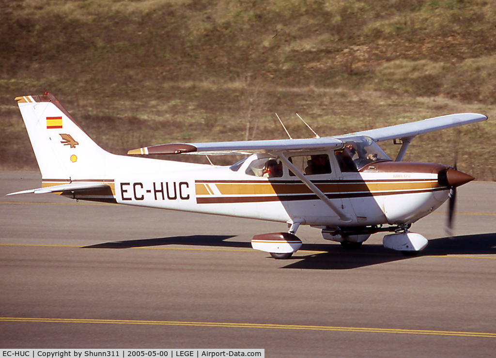 EC-HUC, 2009 Reims FR172K Hawk XP II C/N 0631, Taxiing holding point rwy 20 for departure