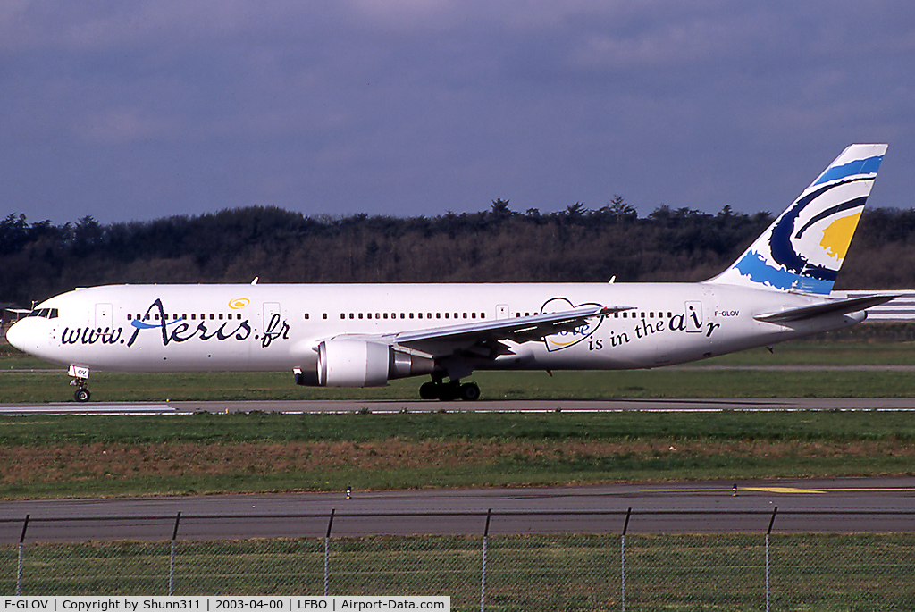 F-GLOV, 1996 Boeing 767-304/ER C/N 28039, Take off rwy 14L