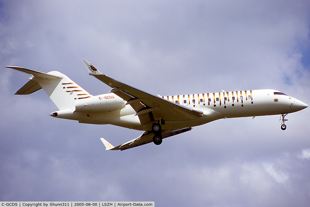 C-GCDS, 2003 Bombardier BD-700-1A10 Global Express C/N 9137, Landing rwy 14