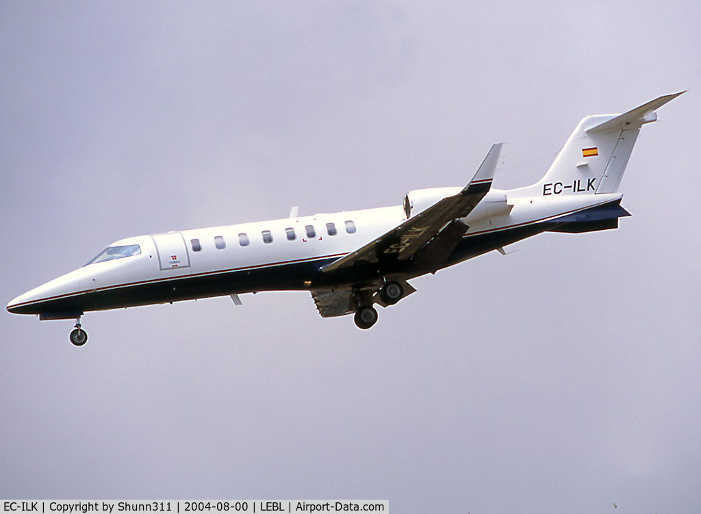 EC-ILK, 1999 Learjet 45 C/N 45-064, Landing rwy 25R