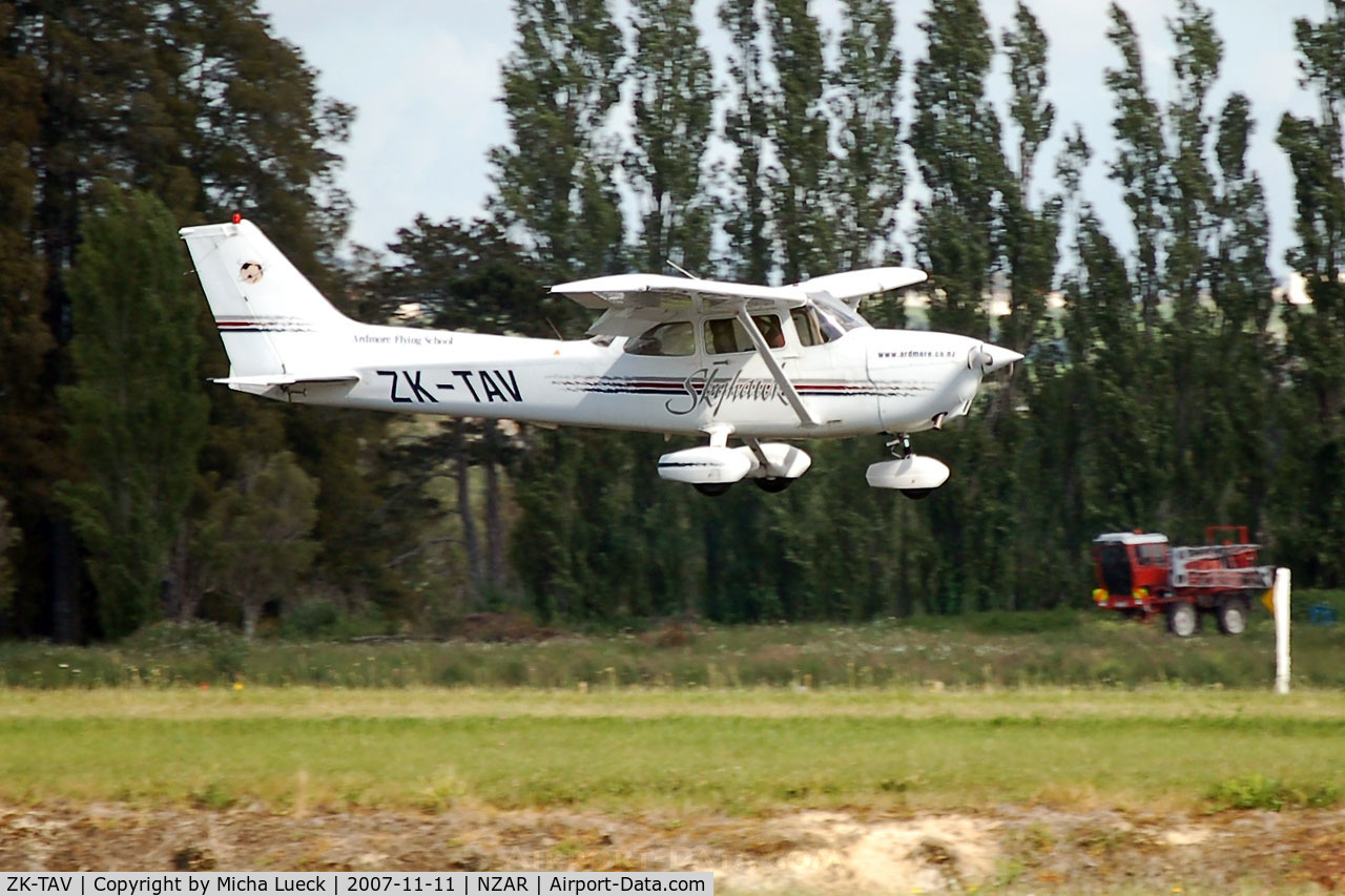 ZK-TAV, Cessna 172R C/N 17280654, just about to touch down
