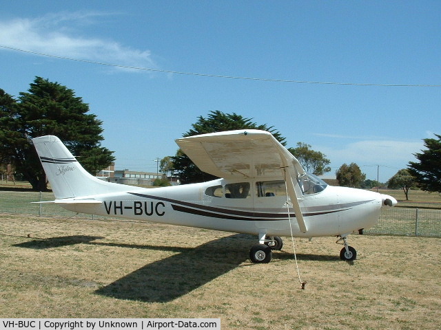 VH-BUC, 1960 Cessna 182D Skylane C/N 18253045, Pic taken Dec 2002