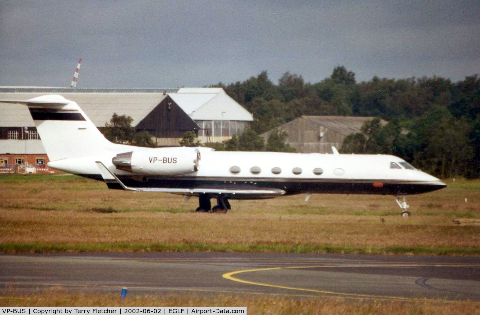VP-BUS, 1990 Gulfstream Aerospace G-IV C/N 1127, G1159c at Farnborough in 2002