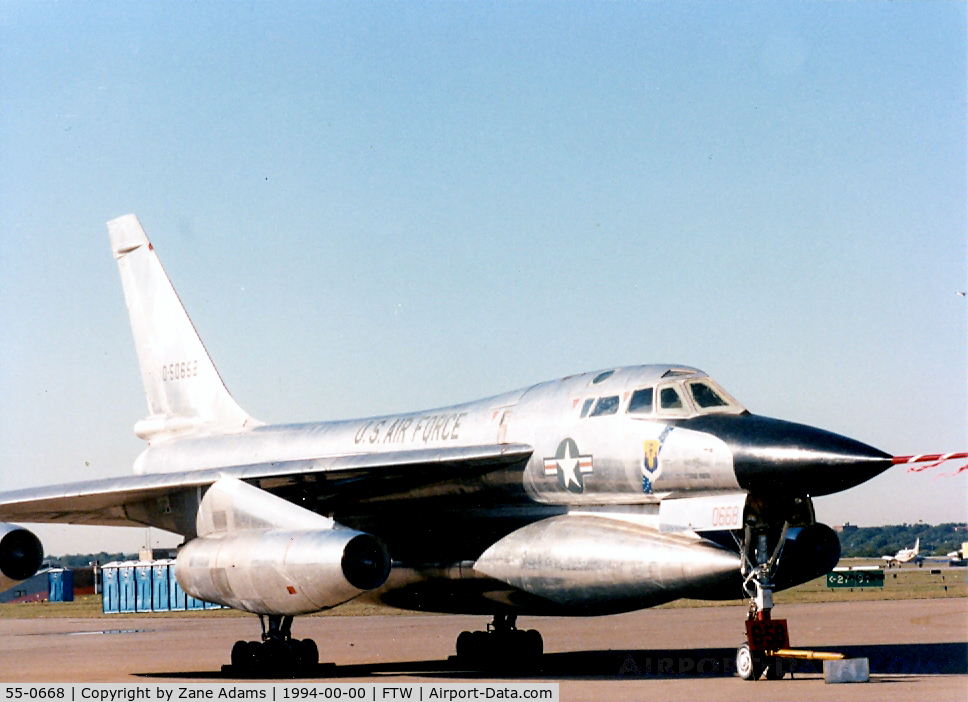 55-0668, 1955 Convair TB-58A Hustler C/N 9, On the ramp for Static Display at Ft. Worth Air Show