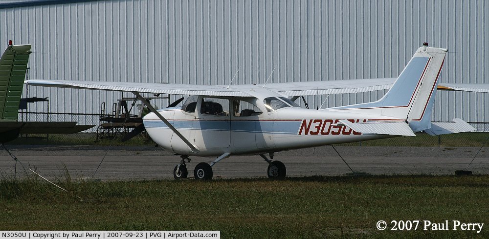 N3050U, 1963 Cessna 172E C/N 17250650, The pale blue brings out that red