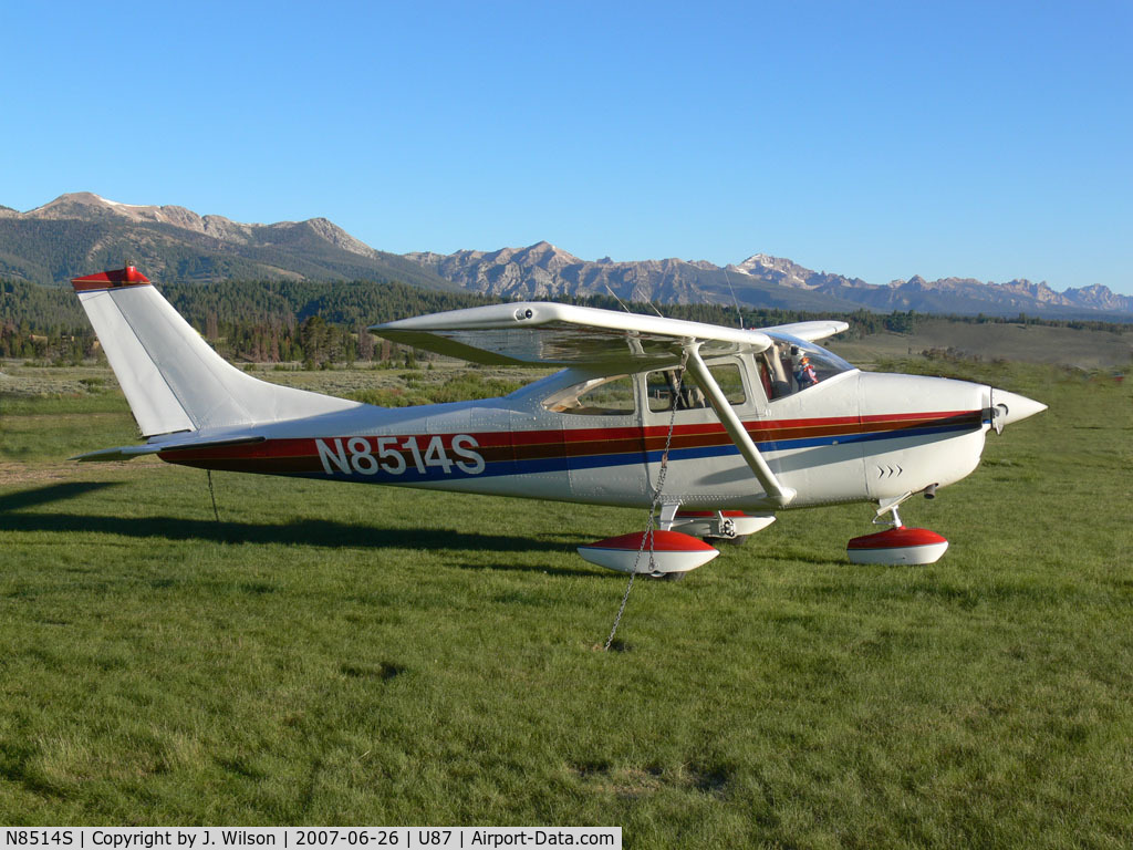N8514S, 1965 Cessna 182H Skylane C/N 18256614, Idaho Summer, Smiley Creek Airstrip