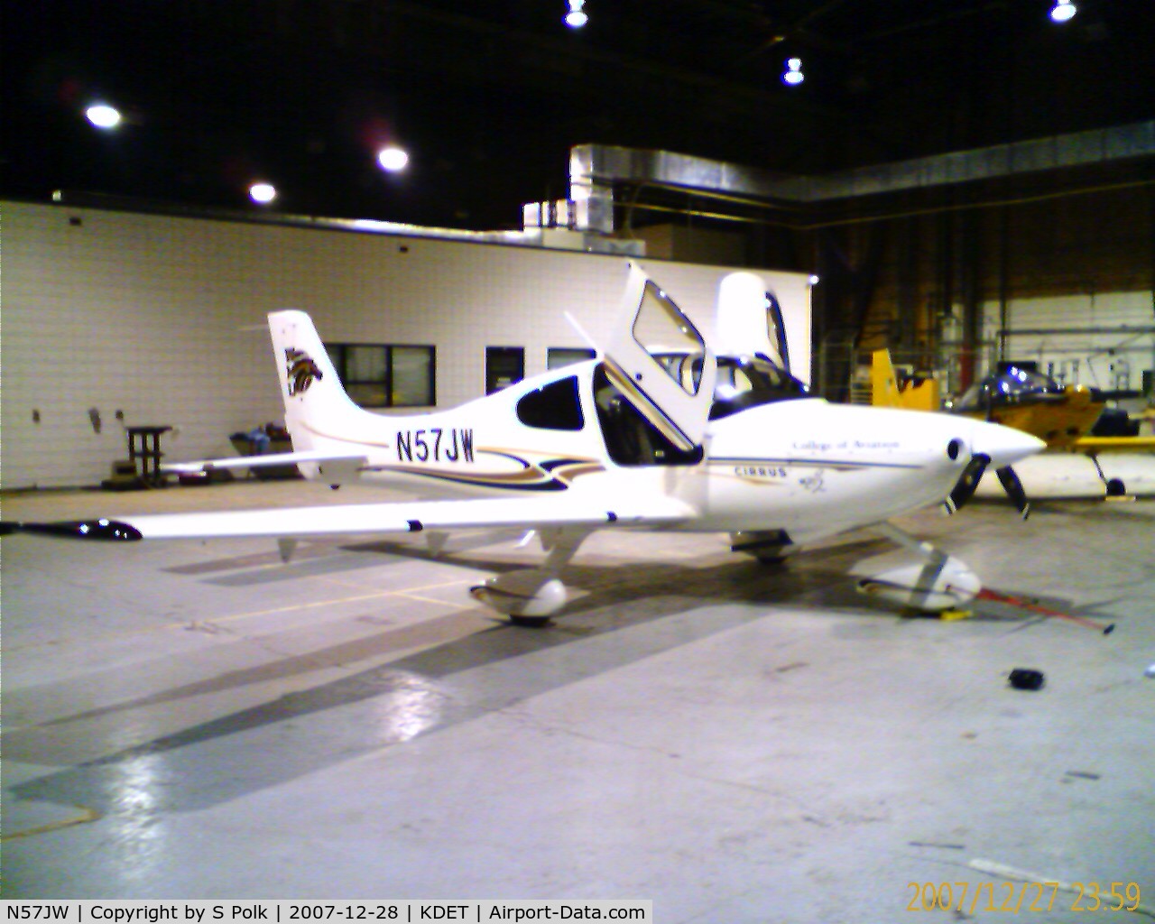 N57JW, 2006 Cirrus SR20 C/N 1641, Western Michigna Aviation N57JW @ KDET