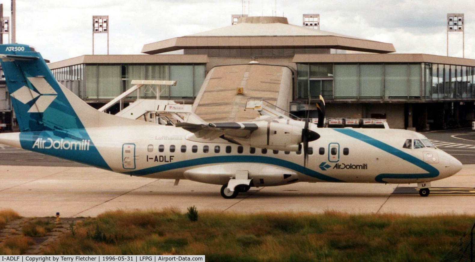 I-ADLF, 1995 ATR 42-500 C/N 462, Air Dolomiti's ATR42-500 c/n 462 taxying at Paris CDG