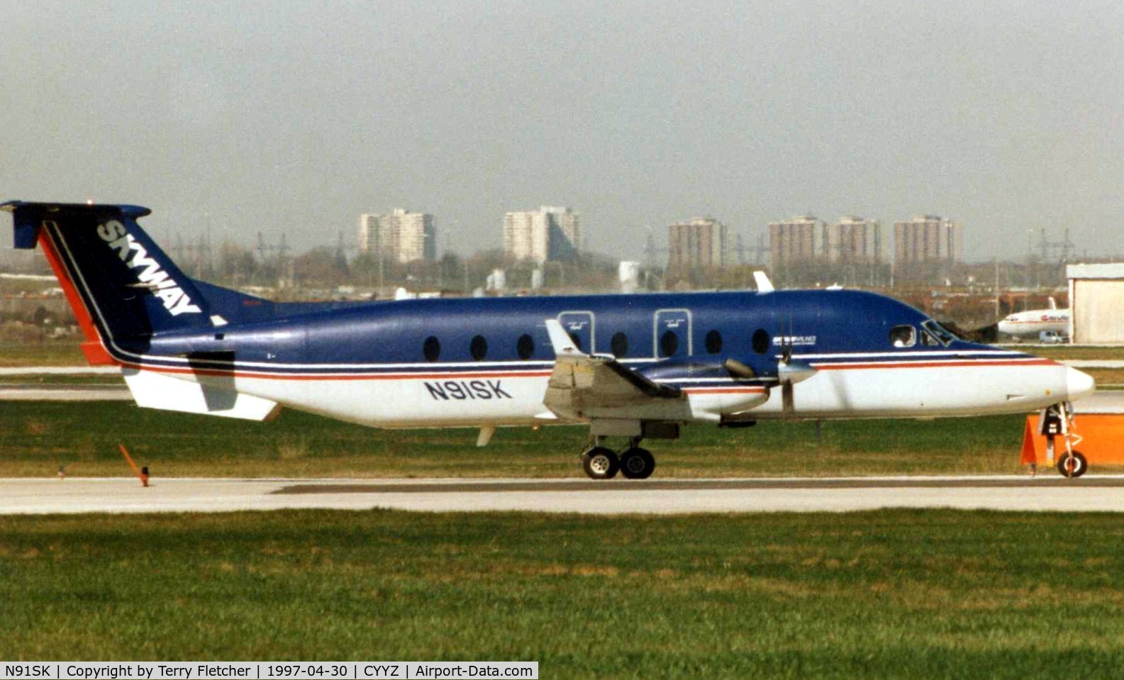 N91SK, 1994 Beech 1900D C/N UE-91, Skyways B1900D at Toronto in 1994