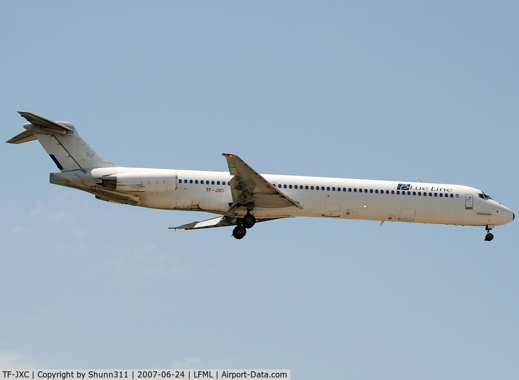 TF-JXC, 1989 McDonnell Douglas MD-83 (DC-9-83) C/N 49627, Landing rwy 31R