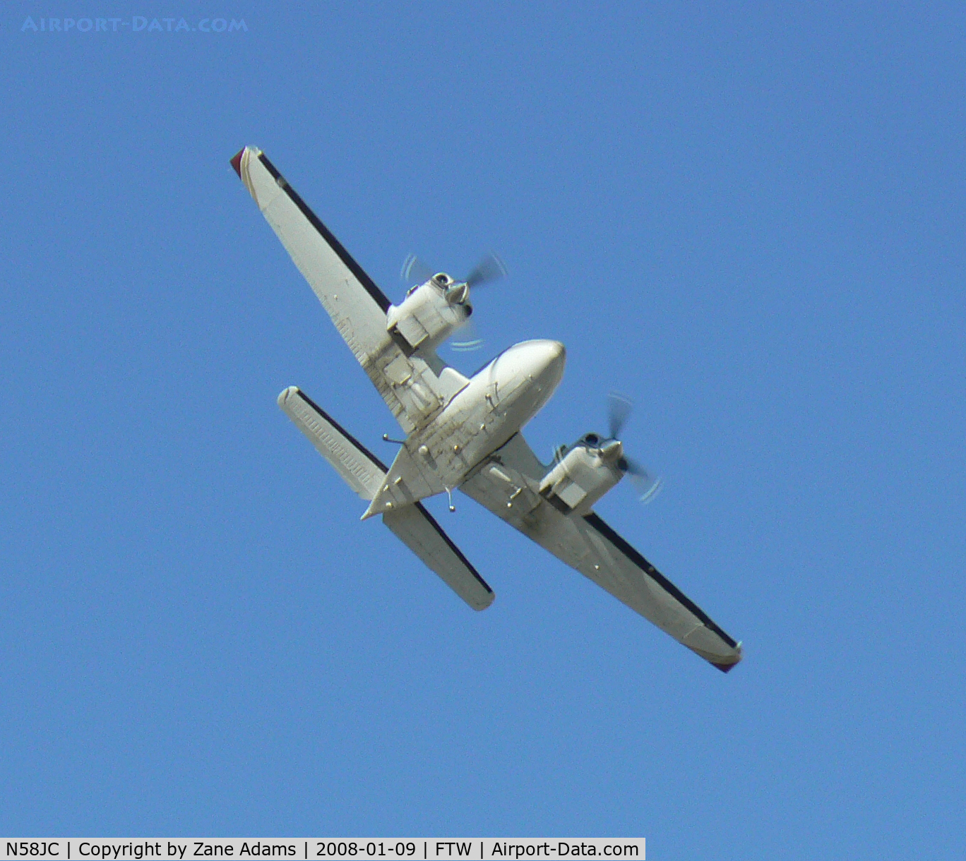 N58JC, 1975 Beech 58P Baron C/N TJ-20, Zoom!