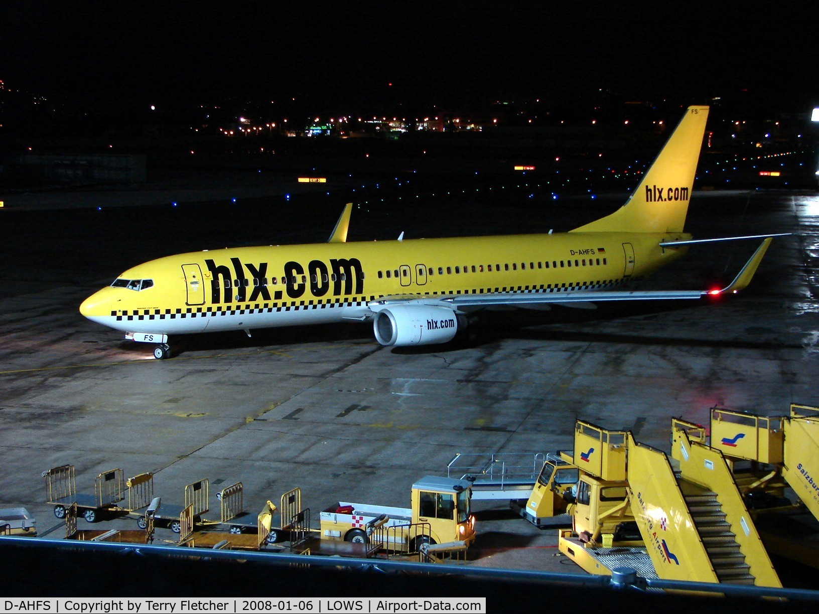 D-AHFS, 2000 Boeing 737-8K5 C/N 28623, This colour scheme looks good , even at 10 o'clock at night !!