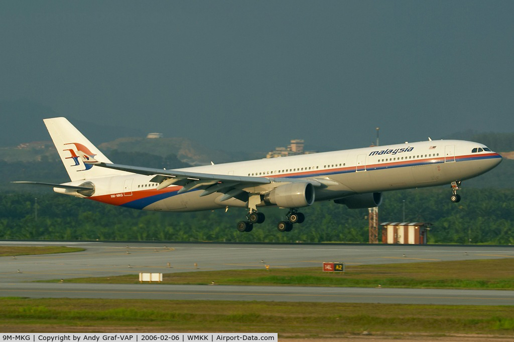 9M-MKG, 1995 Airbus A330-322 C/N 107, Malaysia Airlines A330-300