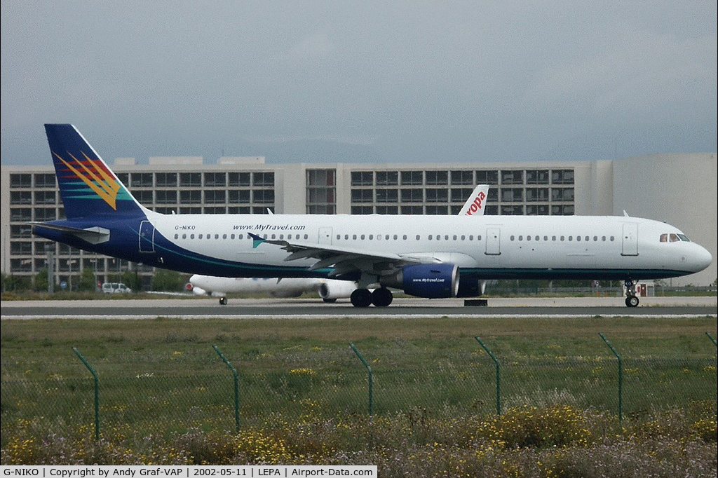G-NIKO, 2000 Airbus A321-211 C/N 1250, Monarch A321
