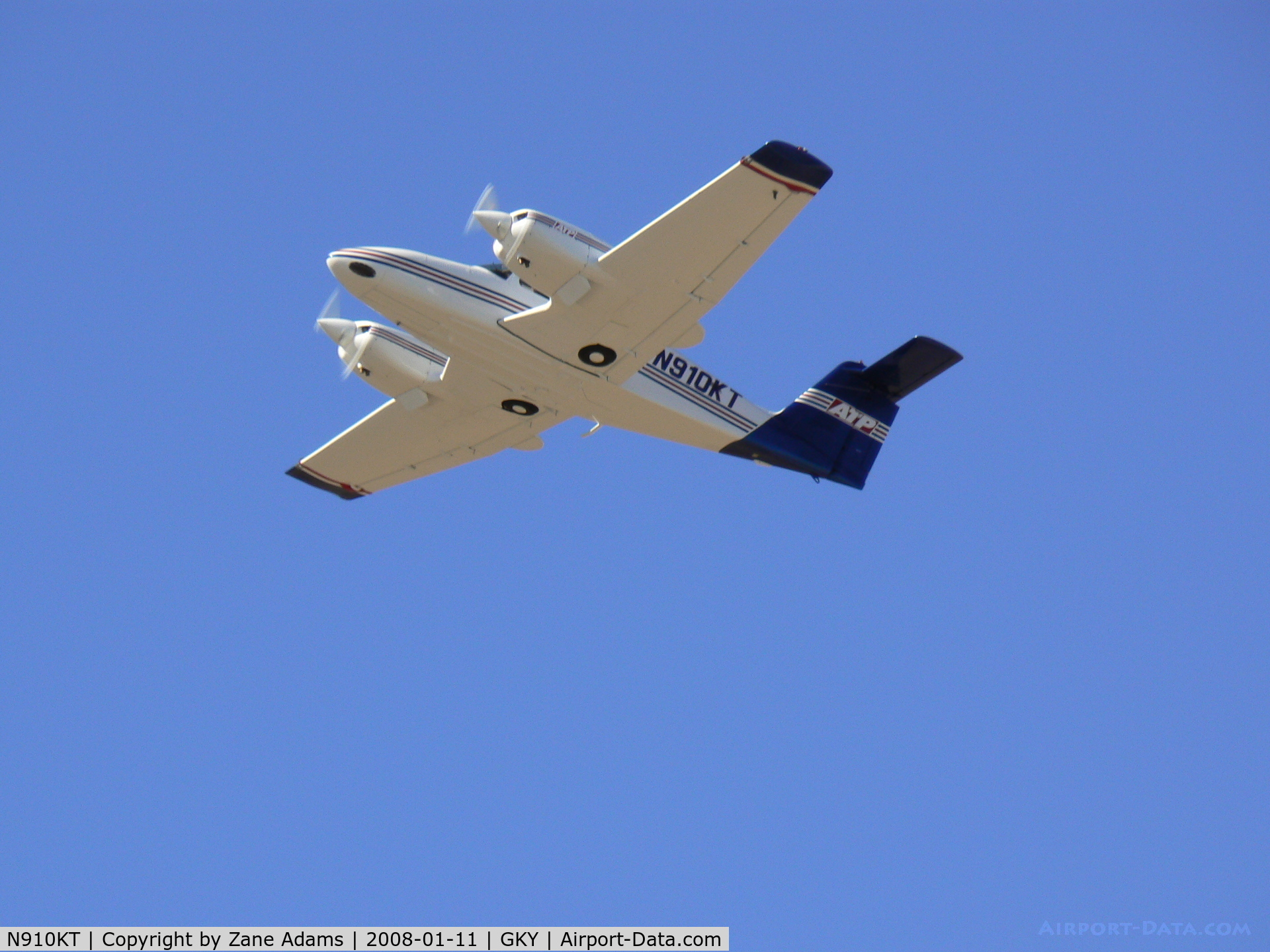 N910KT, 2007 Piper PA-44-180 Seminole C/N 4496246, Takeoff from Arlington Municipal -ATP