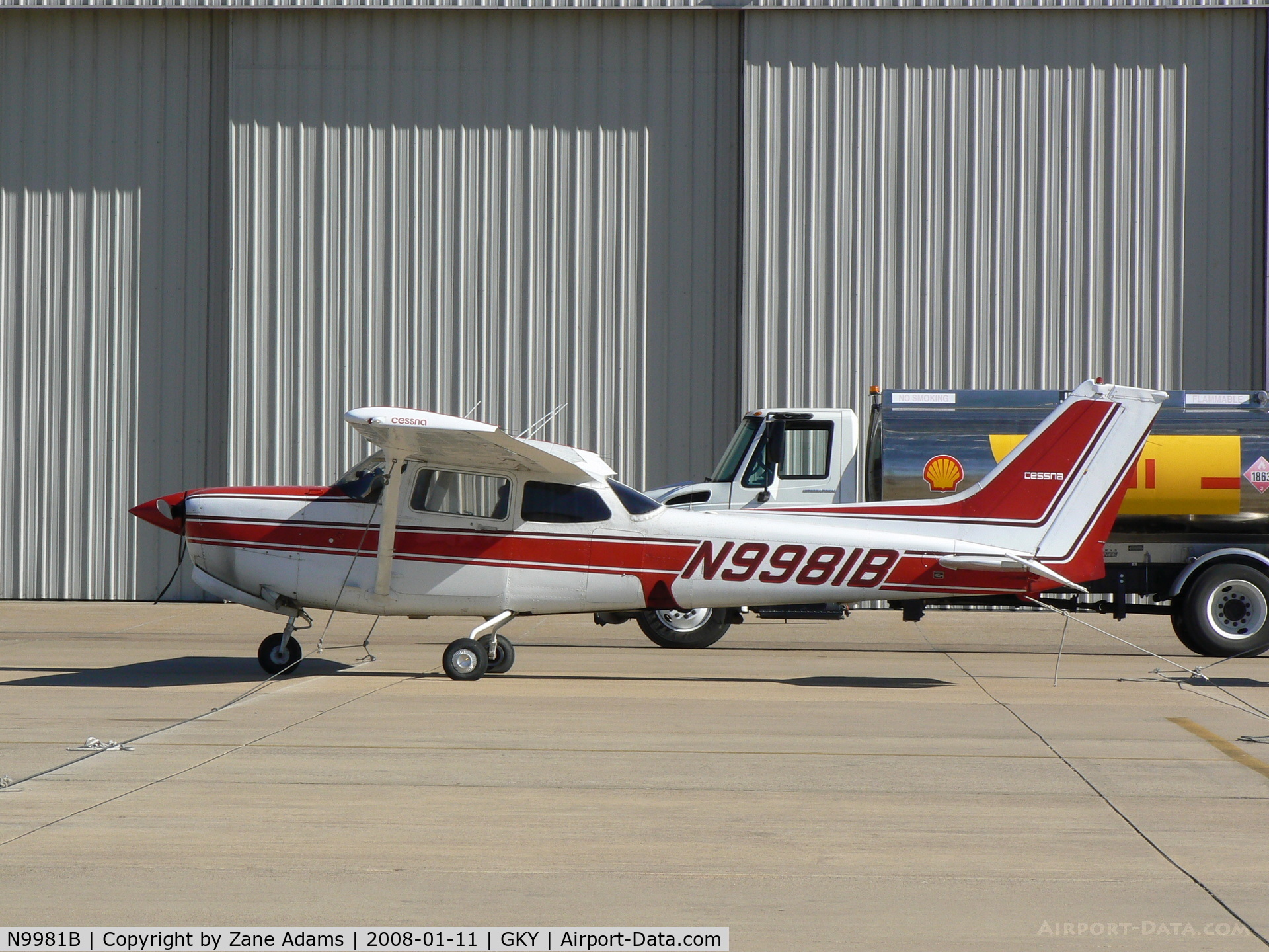 N9981B, 1983 Cessna 172RG Cutlass RG C/N 172RG1105, At Arlington Municipal