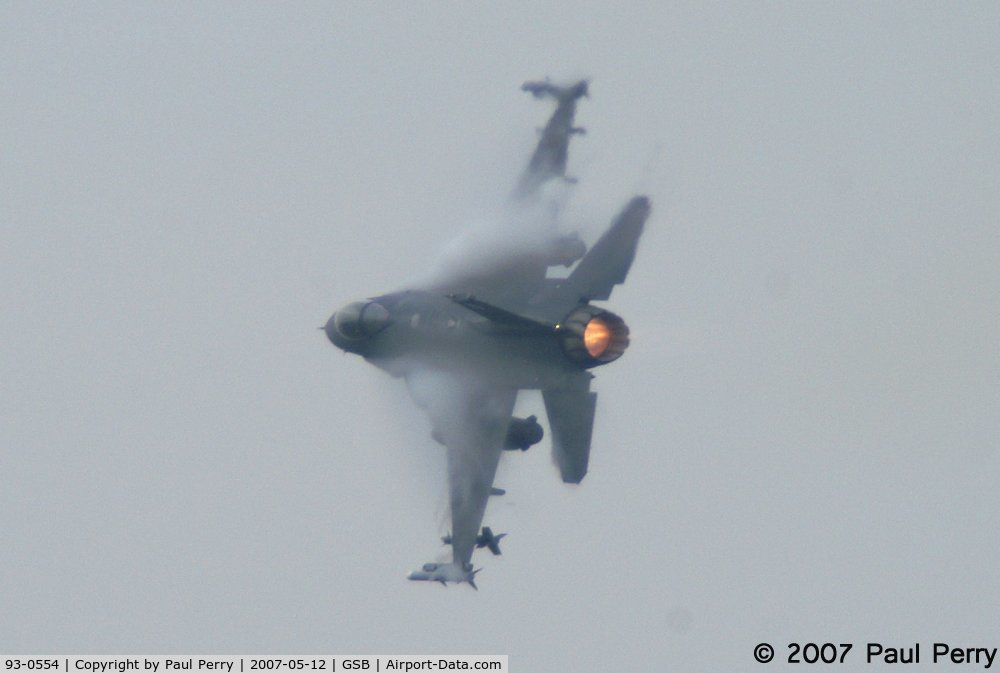 93-0554, 1993 Lockheed F-16C Fighting Falcon C/N CC-189, High humidity, evinced by the long vortices.  She was made for the Gs