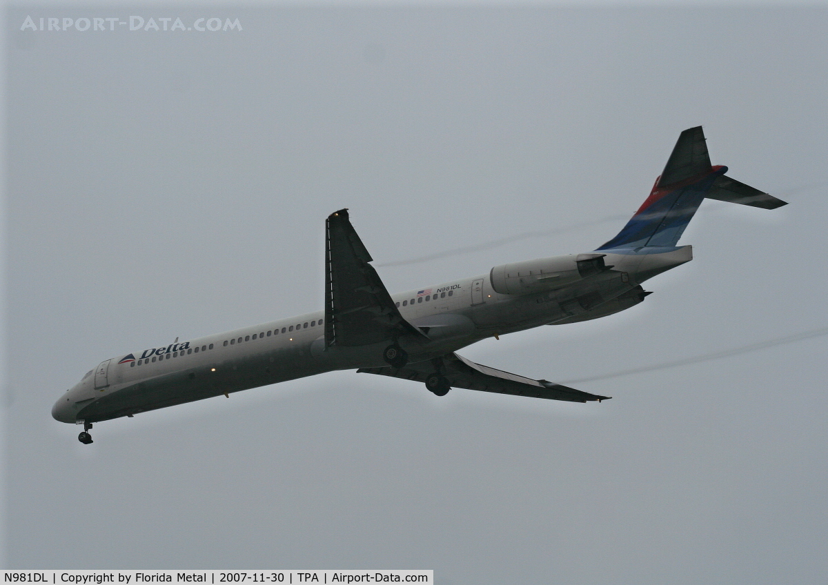 N981DL, 1991 McDonnell Douglas MD-88 C/N 53268, Delta