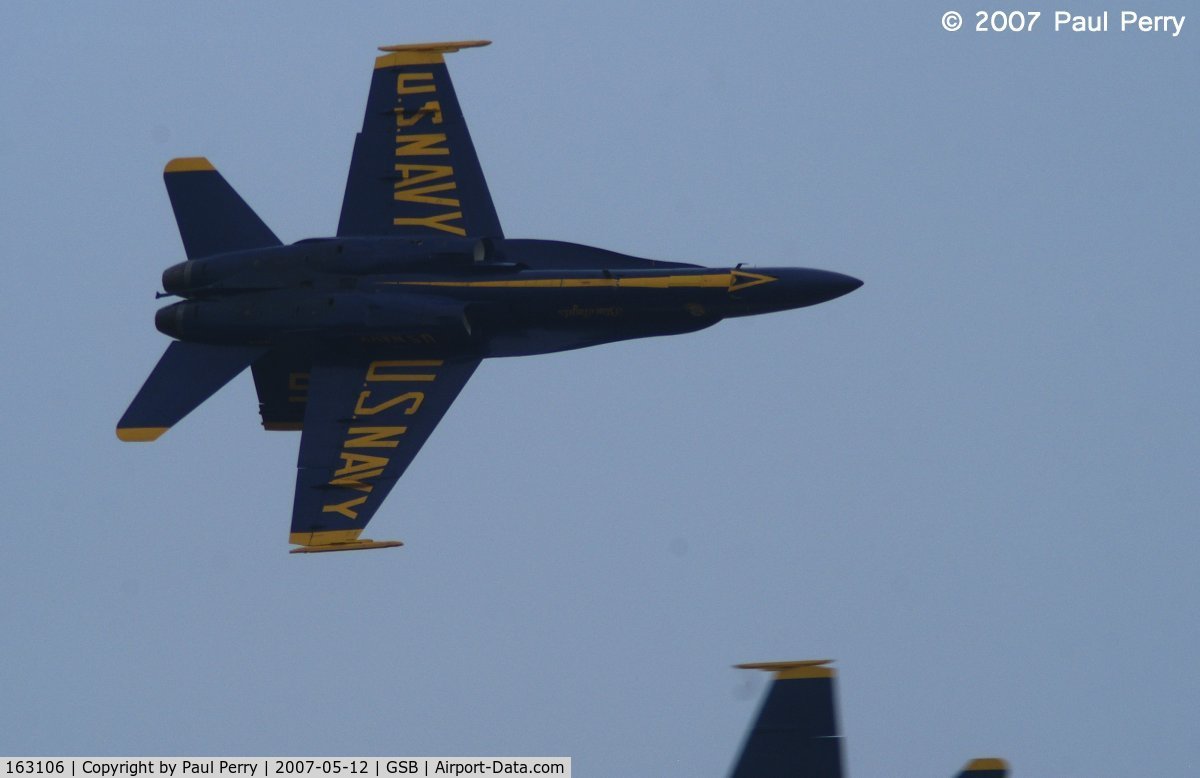 163106, McDonnell Douglas F/A-18A Hornet C/N 0495, In the midst of passing Number 6