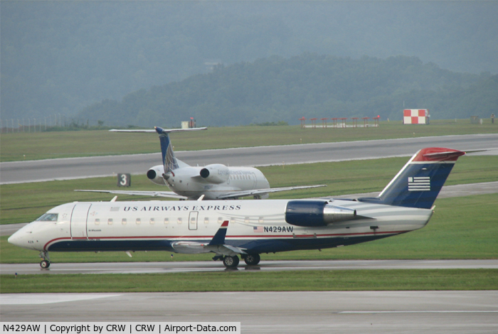 N429AW, 2002 Bombardier CRJ-200LR (CL-600-2B19) C/N 7711, Taken at CRW